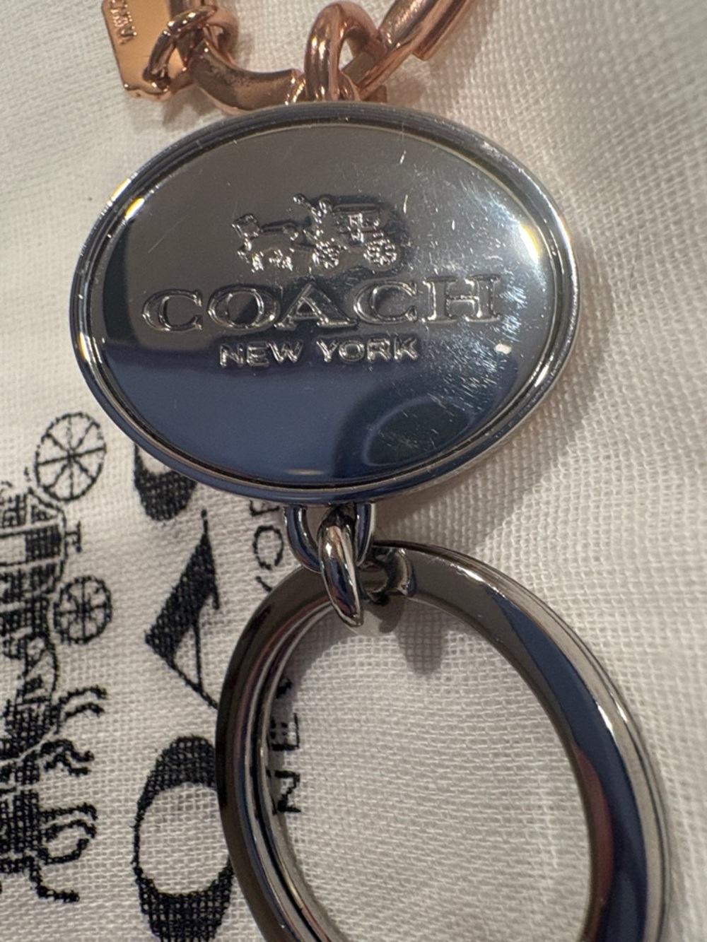 NWOT Coach Two-Tone Turnlock Valet Key Fob - Rose Gold & Silver - Picture 3 of 11